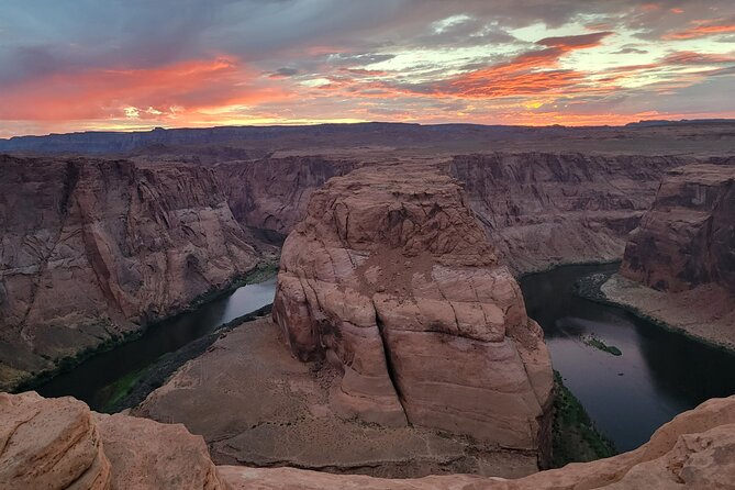 One day Grand Canyon Antelope Horseshoe :Stargazing Daily tour - Horseshoe Bend in the midday heat