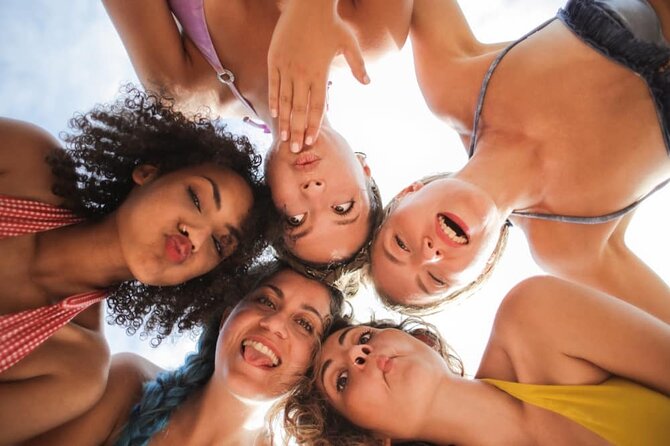 Party Bus Dayclub Crawl - Hosts, group mood, and who will enjoy it
