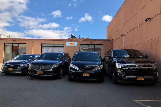 Private Departure Transfer to Las Vegas Airport (LAS) - Choosing between a sedan, SUV, and stretch limousine