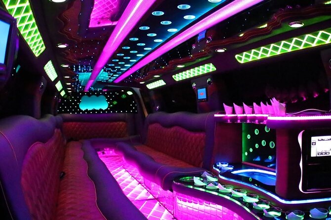 Private Roundtrip Transfer: To Las Vegas by Luxury Limo - A limousine welcome at Las Vegas airport