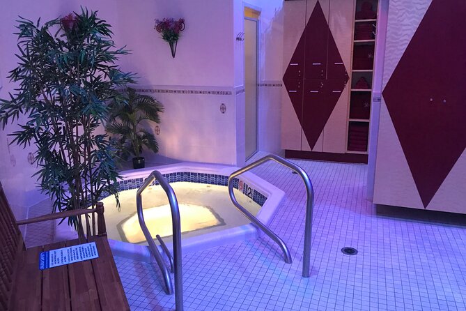 Private Spa Experience with Jacuzzi, Sauna and Hot Stone Massage - Starting with the private Jacuzzi and steam sauna