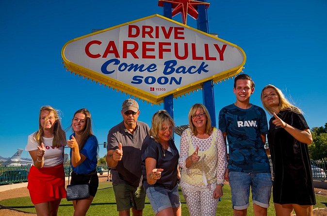 Private Strip Walking Tour with Professional Photographer - The price for couples, families, and large groups