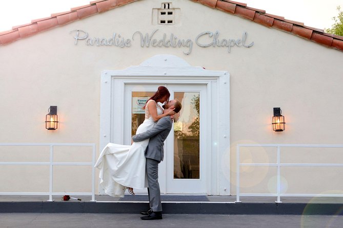 Quickie Las Vegas Wedding at Paradise Wedding Chapel - What the 15-minute appointment actually includes