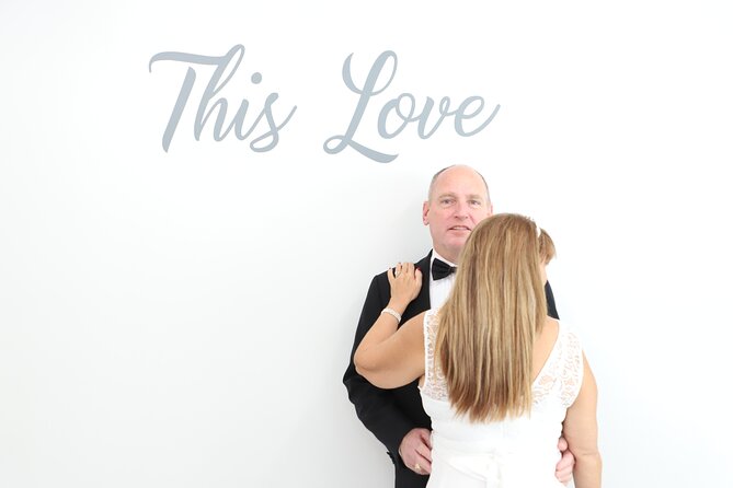 Quickie Las Vegas Wedding at Paradise Wedding Chapel - What is included, and what costs extra