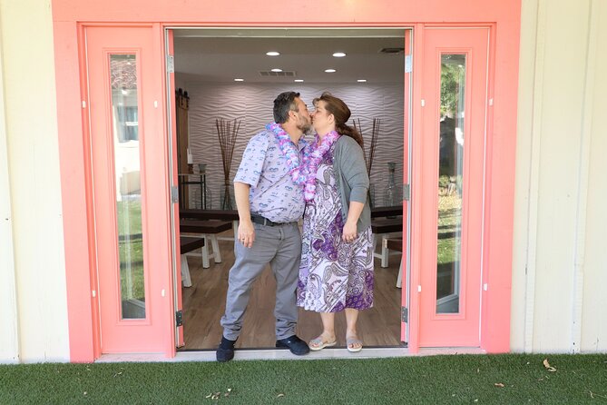 Quickie Sign and Go Wedding at Hawaiian Wedding Chapel - What Happens at Paradise Wedding Chapel