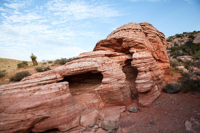 Red Rock Canyon Hike with Transport from Las Vegas - Leaving Treasure Island for the conservation area