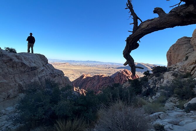 Red Rock Canyon Hiking Adventure fom Las Vegas - Snacks, water, and small-group comfort