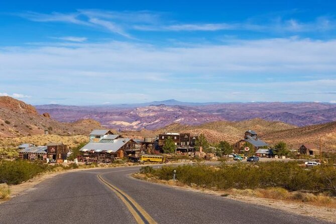 Red Rock Canyon, Nelson Ghost town,7 Magic Mountains, Hoover Dam - Red Rock Canyon: the strongest opening stop