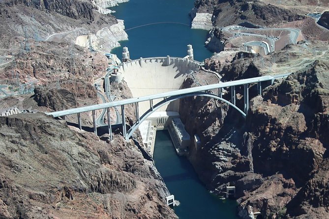 Red Rock Canyon, Nelson Ghost town,7 Magic Mountains, Hoover Dam - Hoover Dam: the day’s big engineering moment