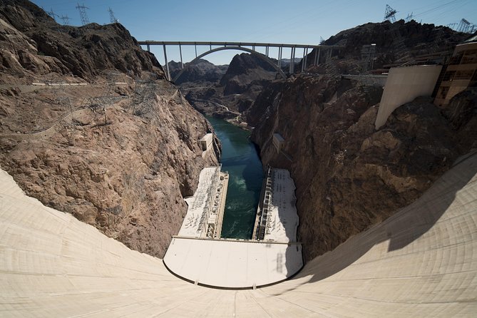 Red Rock Canyon, Nelson Ghost town,7 Magic Mountains, Hoover Dam - Small vans and the value of a guide