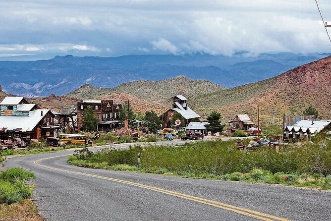 Red Rock Canyon, Nelson Ghost town,7 Magic Mountains, Hoover Dam - Seven Magic Mountains: a fast, colorful photo stop