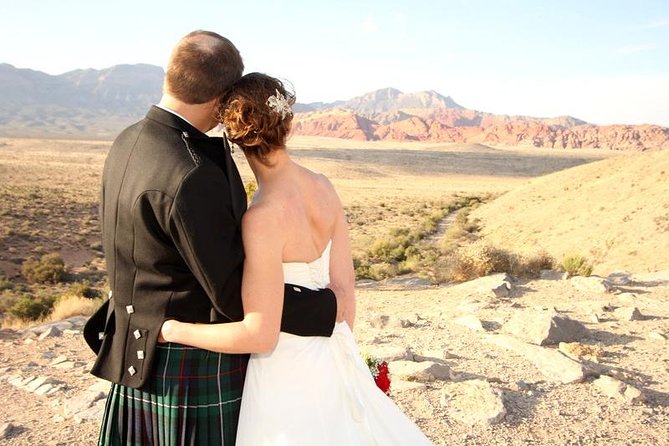 Red Rock Canyon Wedding by Private Limousine - The photography is the strongest part