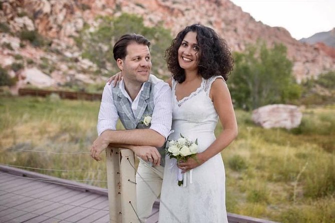 Red Rock Canyon Wedding by Private Limousine - Heat, wind, clothing, and timing