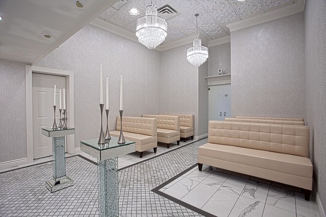Regal Las Vegas Wedding Package - A Las Vegas wedding with the paperwork and fuss reduced