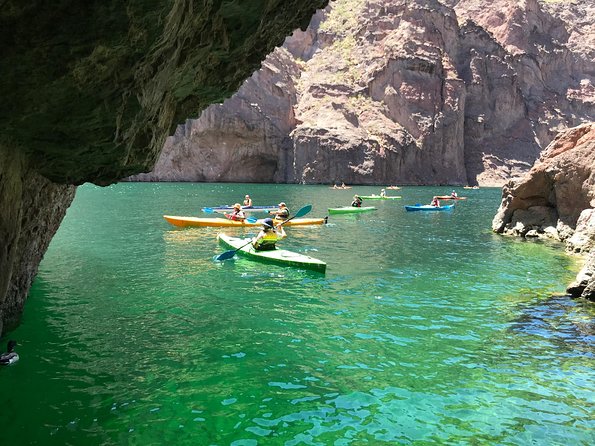 Self-Drive Emerald Cave Kayak Tour: Guided Willow Beach Paddle - Which guide style suits you?