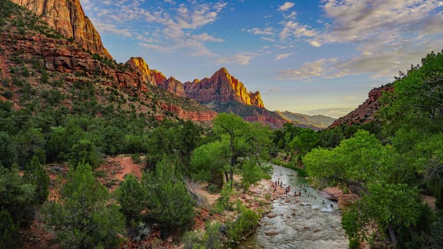 Shuttle between Las Vegas, Bryce, Zion and St George - What the $95 fare really buys you