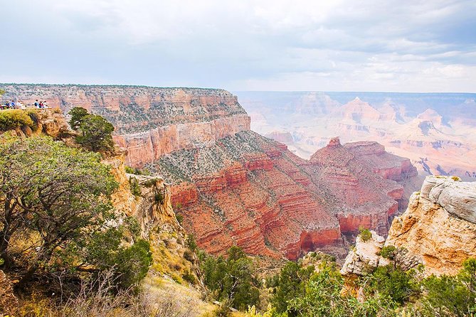 Small Group Grand Canyon, Hoover Dam and 7 Magic Mountains Tour - Hoover Dam from the outside