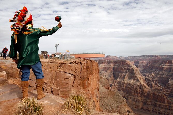 Small Group Grand Canyon, Hoover Dam and 7 Magic Mountains Tour - Guano Point rewards a short uphill walk