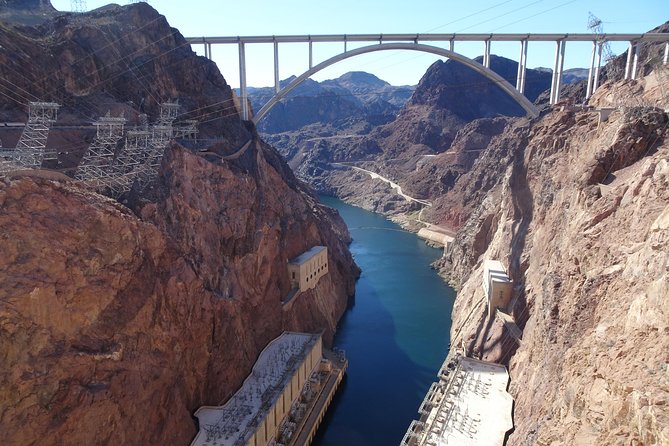Small Group Hoover Dam, Lake Mead and Boulder City Tour - A guide-led outing rather than a bus ride