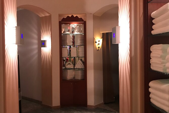 Spa Service: Hot Stone Body Massage with Private Sauna - The private sauna and shower room