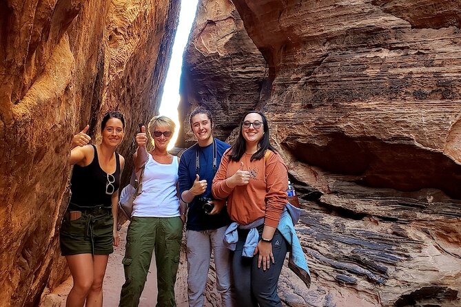 The “As Seen on TV” Panoramic Red Rock Canyon Scenic Loop Tour - Key points at a glance