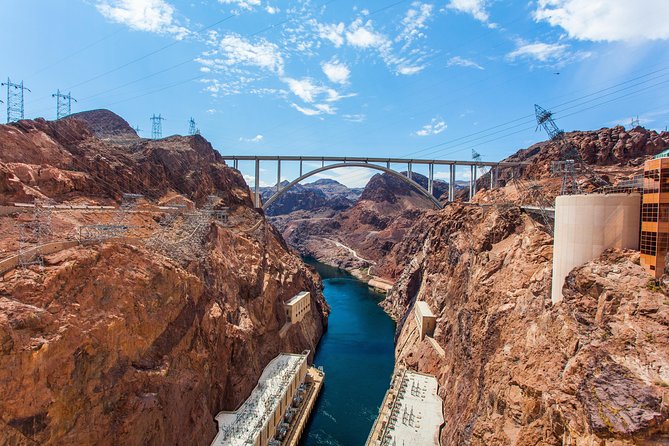 Ultimate Hoover Dam Tour from Las Vegas - Stop 1: the Welcome to Las Vegas sign