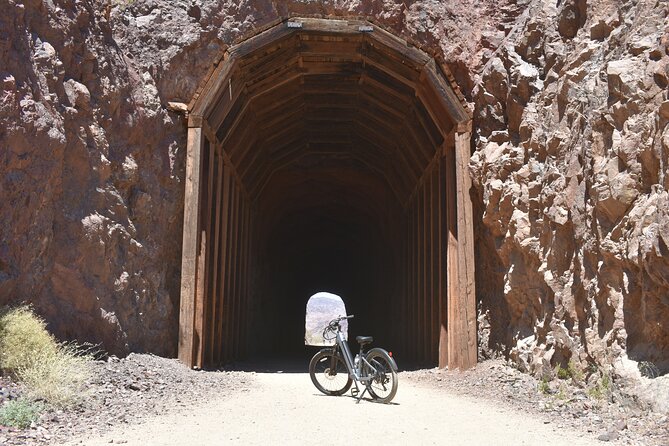 Ultimate Las Vegas Electric Bike Tour to Hoover Dam - Reaching Hoover Dam on two wheels