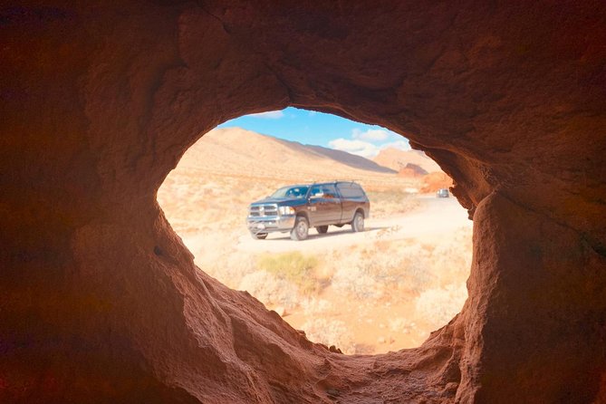 Valley of Fire/ Mojave Desert VIP Small Group Tour From Las Vegas - Atlatl Rock and the park’s ancient images