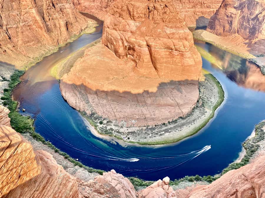 Vegas: Lower Antelope Canyon, Horseshoe Bend, Lunch and WiFi - Walking through Antelope Canyon with a Navajo guide