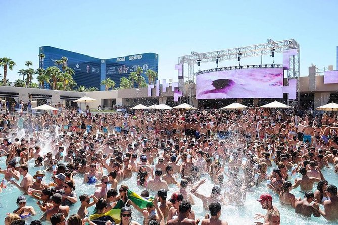 Vegas Pool Party Crawl by Party Bus w/ EZ Entry & Free Drinks - How this Vegas pool crawl works