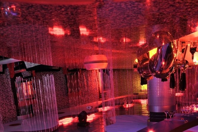 Vegas Secrets: Bars, Shopping, Limo and Dining Experience - A different opening to a Las Vegas night