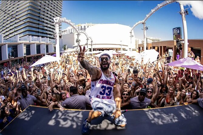 VIP Vegas Pool Crawl: Drinks, Entry & Party Bus - Who will enjoy this most