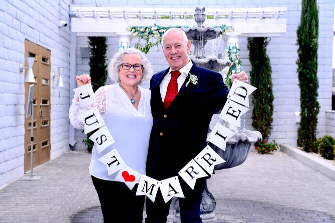 Wedding Renewal Experience in Las Vegas at Elvis Chapel - What the $180 per person price covers
